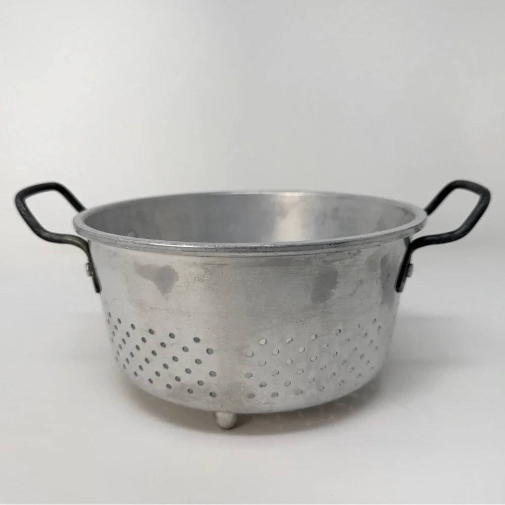 DO NOT PURCHASEVintage Royal Chef Aluminum Colander USA Strainer Farmhouse Rusti